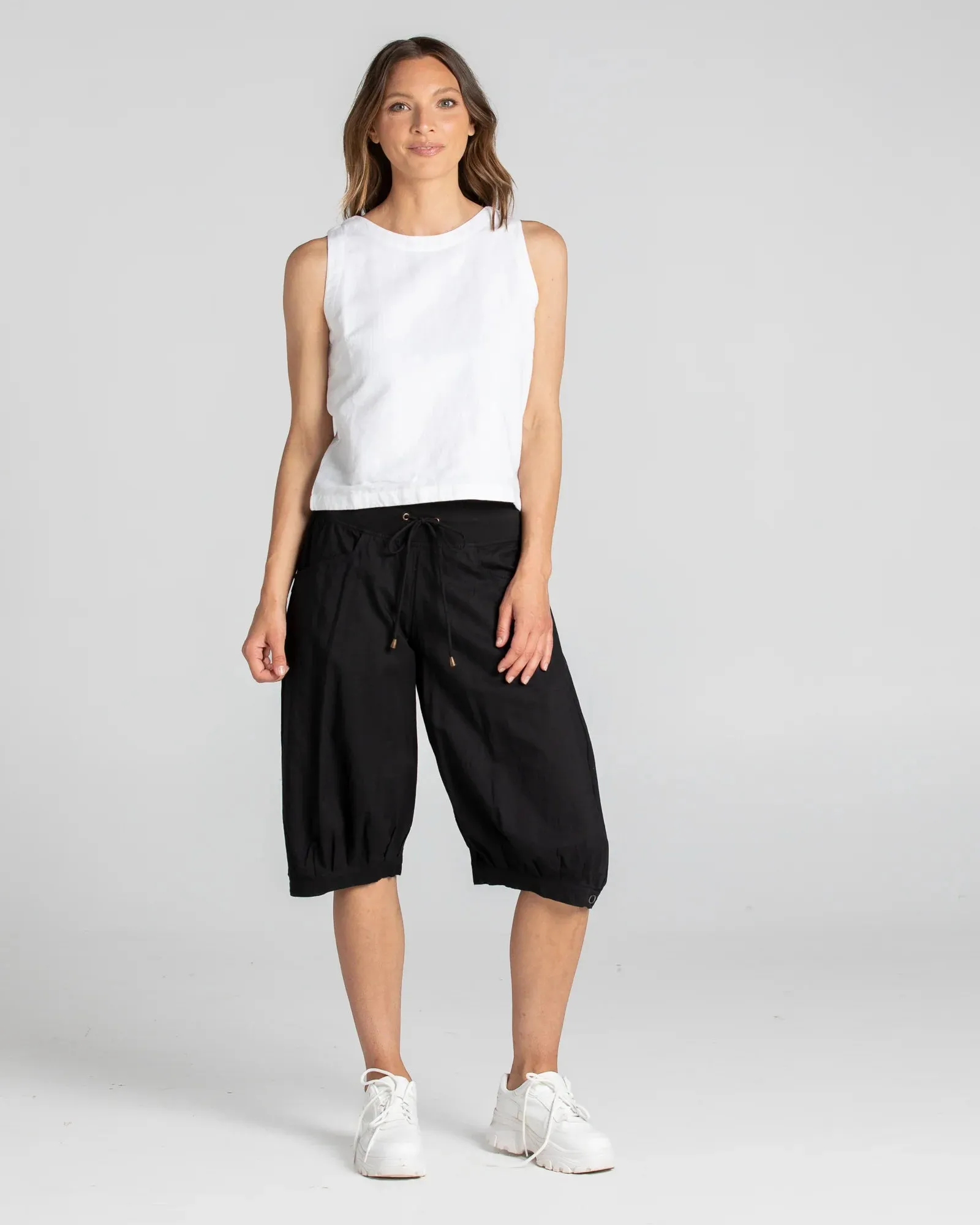 Jada Short Basic Black