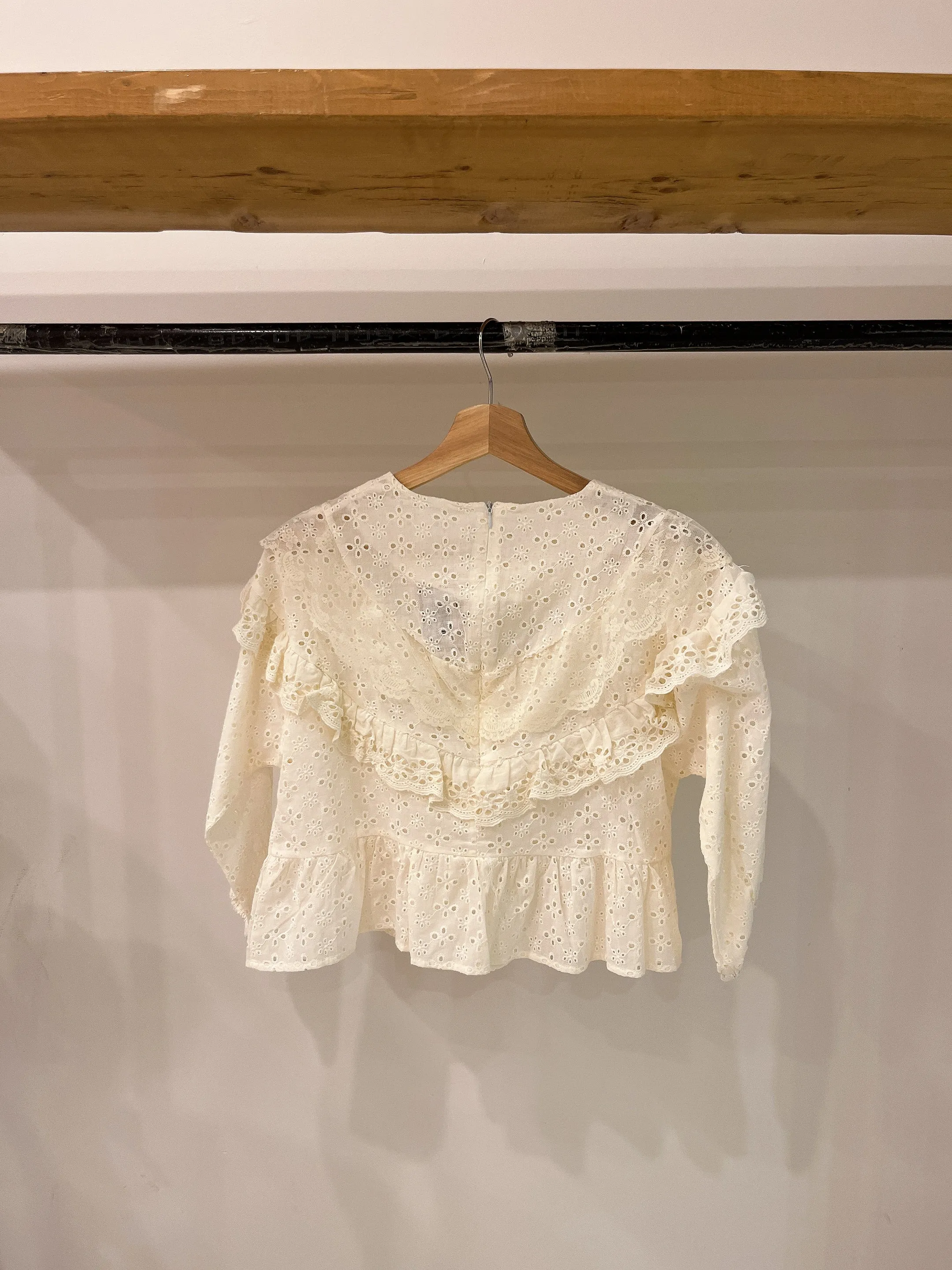 JUDY Eyelet blouse